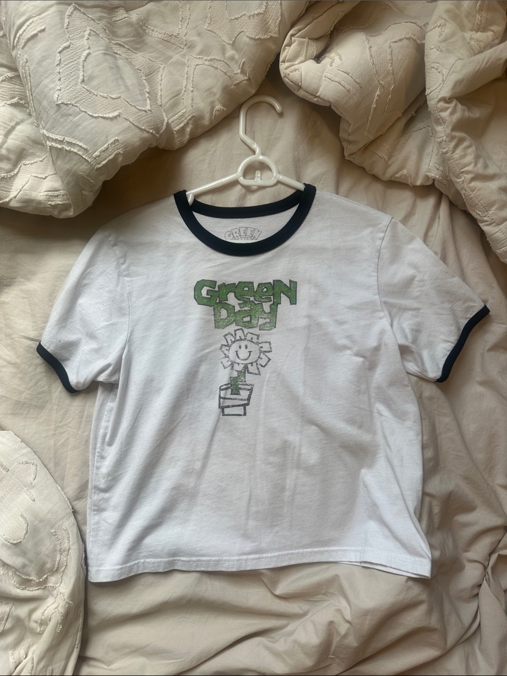 GREEN DAY White Crop Ringer Tee with Flower Graphic